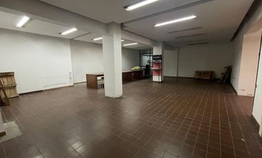 Oficina/ Local - Dos pisos completos en Alquiler!