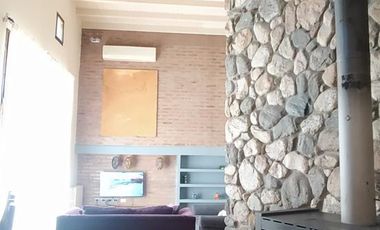 MAGNIFICO CHALET DE MONTAÑA  DE DISEÑOS UNICOS Y EXCLUSIVOS OPORTUNIDAD EN MERLO SAN LUIS!!