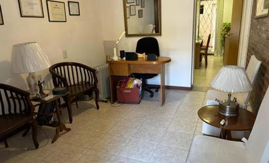 Casa en venta - 4 Dormitorios 5 Baños - Local - 380Mts2 - Olivos