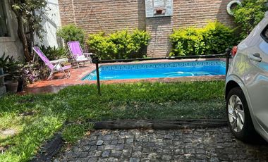 Casa en venta - 4 Dormitorios 5 Baños - Local - 380Mts2 - Olivos