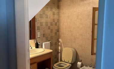 Casa en venta - 4 Dormitorios 5 Baños - Local - 380Mts2 - Olivos