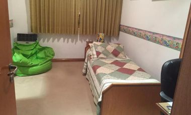 Casa en venta - 4 Dormitorios 5 Baños - Local - 380Mts2 - Olivos