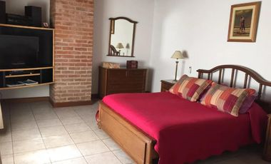 Casa en venta - 4 Dormitorios 5 Baños - Local - 380Mts2 - Olivos