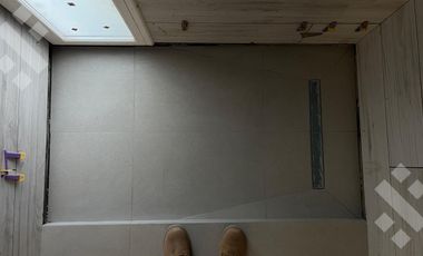 VENTA CASA (EN POZO) 2 DORMITORIOS EN Bº lOS SAUCES  EN POZO- FERNANDEZ ORO.