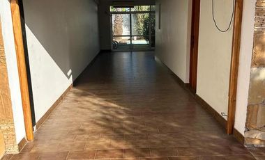 Casa en Venta - 3 Dormitorios 2 Baños - 300mts2 - La Plata