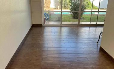 Casa en Venta - 3 Dormitorios 2 Baños - 300mts2 - La Plata