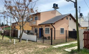 Casa en venta - 2 Dormitorios 2 Baños - 103Mts2 - Mar del Tuyú