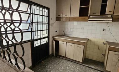 Casa en venta - 3 Dormitorios 1 Baño - Tres de Febrero