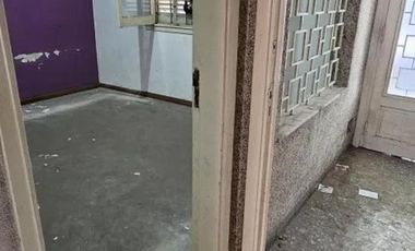 Casa en venta - 3 Dormitorios 1 Baño - Tres de Febrero