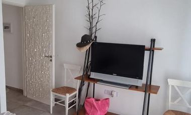 Casa en  venta 2 dormitorios vista al lago Mari Menuco, barrio La Peninsula