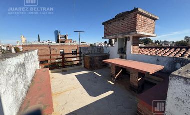 Casa esquina en alquiler - 3 dormitorios - Barrio Cofico