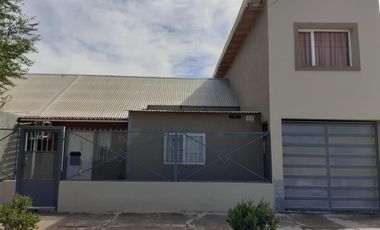 Casa en venta - 3 Dormitorios 1 Baño - Cipolletti