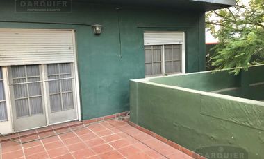 DEPARTAMENTO AMPLIO EN EL CENTRO DE ADROGUE