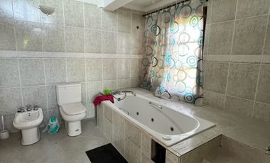 Casa en Alquiler Valle del Sol Mendiolaza 3 Dorm. Pileta