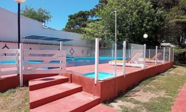 Casa en venta - 5 Dormitorios 3 Baños - Mar de Ajó