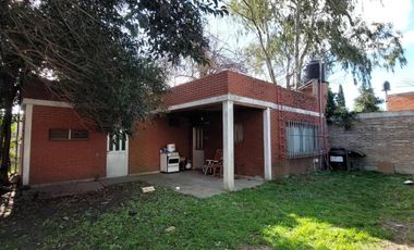 Casa en venta - 2 Dormitorios 2 Baños - 900Mts2 - Florencio Varela
