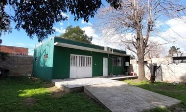 Casa en venta - 2 Dormitorios 2 Baños - 900Mts2 - Florencio Varela