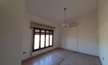 Casa en venta  3 Dormitorios 1 Baño - Cochera - 670Mts2 - San Antonio, Córdoba