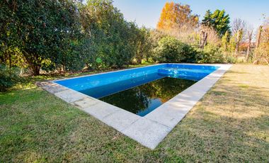 VENTA | Importante Casa de 3 dormitorios en Los Alamos Country Club, Ibarlucea.