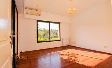 VENTA | Importante Casa de 3 dormitorios en Los Alamos Country Club, Ibarlucea.