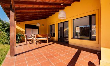 VENTA | Importante Casa de 3 dormitorios en Los Alamos Country Club, Ibarlucea.