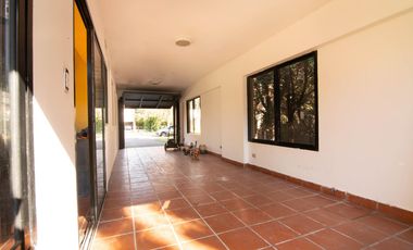 VENTA | Importante Casa de 3 dormitorios en Los Alamos Country Club, Ibarlucea.
