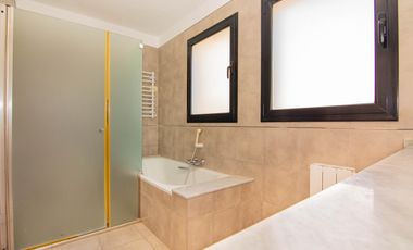 VENTA | Importante Casa de 3 dormitorios en Los Alamos Country Club, Ibarlucea.