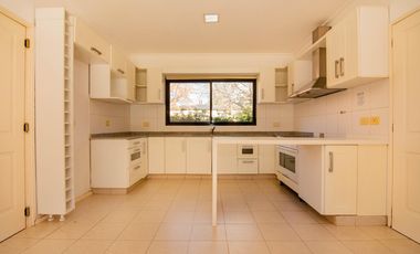 VENTA | Importante Casa de 3 dormitorios en Los Alamos Country Club, Ibarlucea.