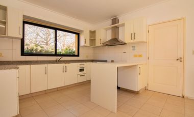 VENTA | Importante Casa de 3 dormitorios en Los Alamos Country Club, Ibarlucea.