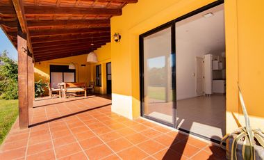 VENTA | Importante Casa de 3 dormitorios en Los Alamos Country Club, Ibarlucea.