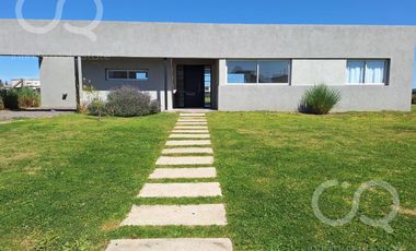 Venta Casa Área 1 San Sebastián Pilar Escobar