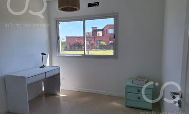 Venta Casa Área 1 San Sebastián Pilar Escobar