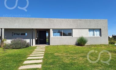 Venta Casa Área 1 San Sebastián Pilar Escobar