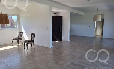 Venta Casa Área 1 San Sebastián Pilar Escobar