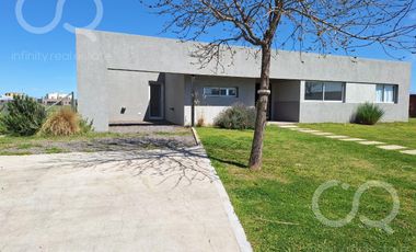 Venta Casa Área 1 San Sebastián Pilar Escobar