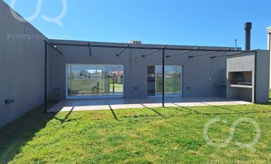 Venta Casa Área 1 San Sebastián Pilar Escobar