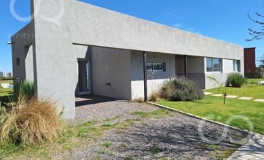 Venta Casa Área 1 San Sebastián Pilar Escobar