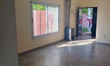 Casa en venta - 3 Dormitorios 2 Baños - General Rodriguez