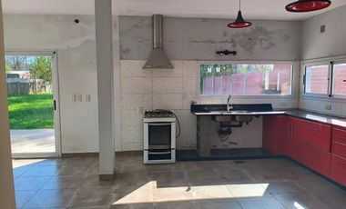 Casa en venta - 3 Dormitorios 2 Baños - General Rodriguez
