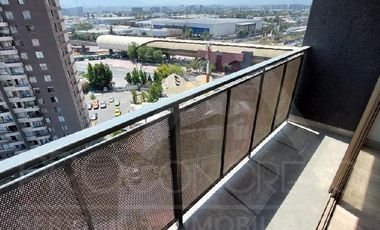 Estudio con terraza en arriendo frente al metro Carlos Valdovinos (L5)