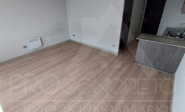 Estudio con terraza en arriendo frente al metro Carlos Valdovinos (L5)