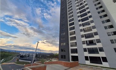 Venta apartamento en cerritos Pereira/ 13 Piso. zona valorizada