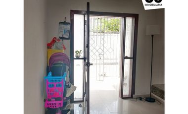 Se vende casa de 2 pisos Urbanización Terranova 2 - Soledad