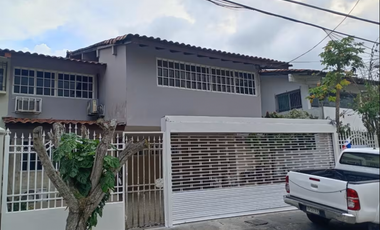 Se Vende Duplex en La Alameda
