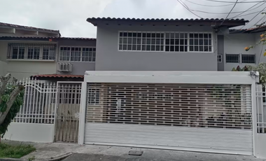 Se Vende Duplex en La Alameda