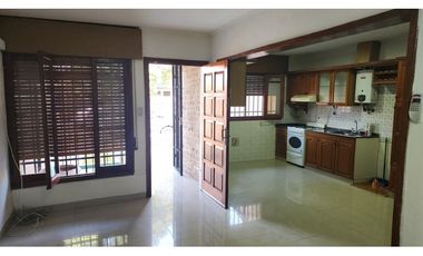 Alquilo Casa 2 dormitorios Barrio Los Paraísos