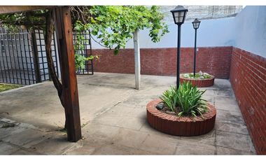 Alquilo Casa 2 dormitorios Barrio Los Paraísos