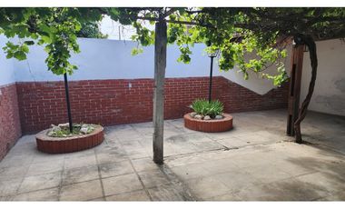 Alquilo Casa 2 dormitorios Barrio Los Paraísos