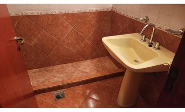 Alquilo Casa 2 dormitorios Barrio Los Paraísos