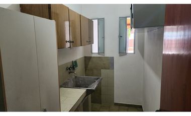 Alquilo Casa 2 dormitorios Barrio Los Paraísos